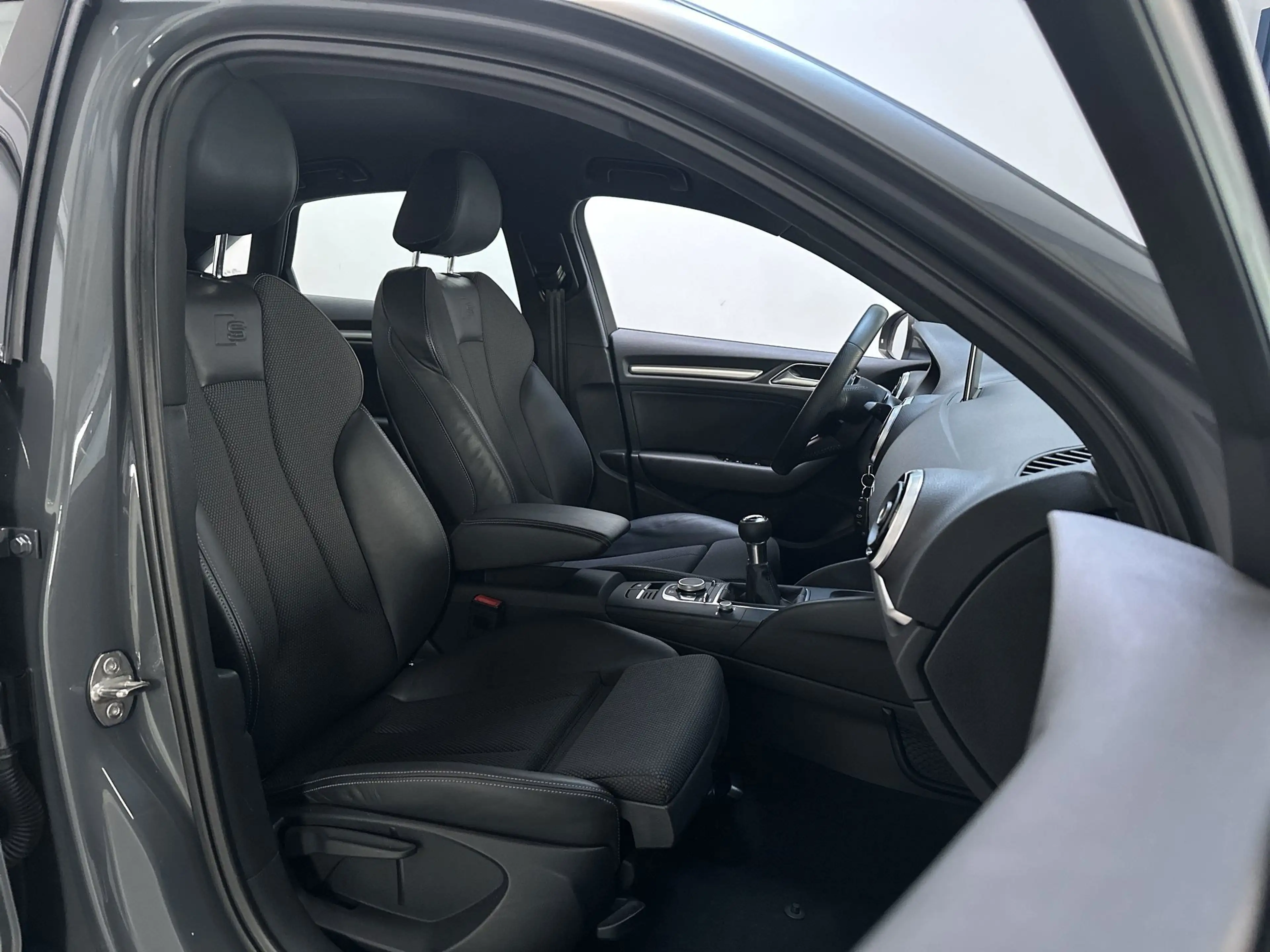Audi A3 Limousine 1.0 TFSI Sport S Line Edition LED Leder- — photo 5