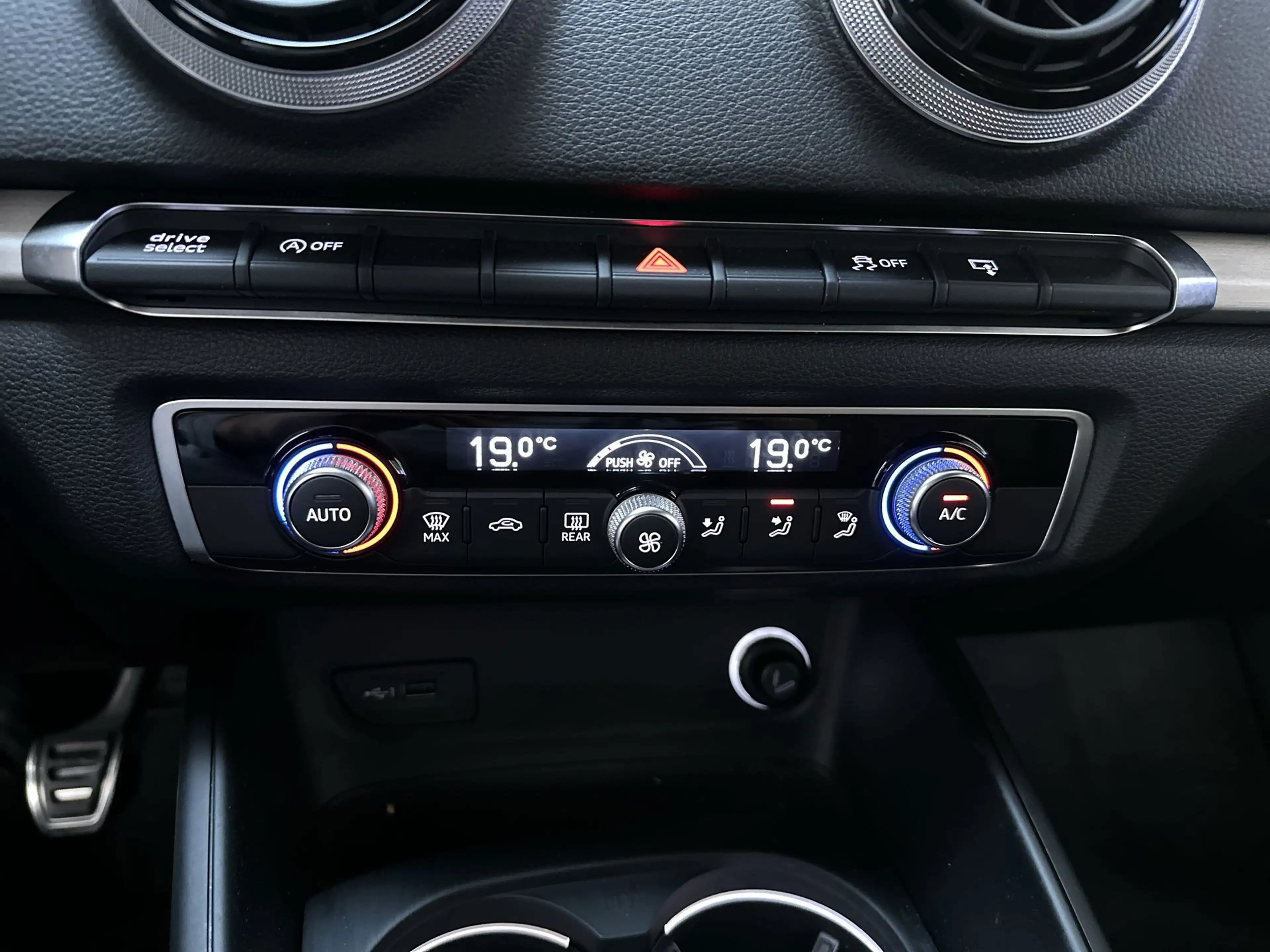 Audi A3 Limousine 1.0 TFSI Sport S Line Edition LED Leder- — photo 9