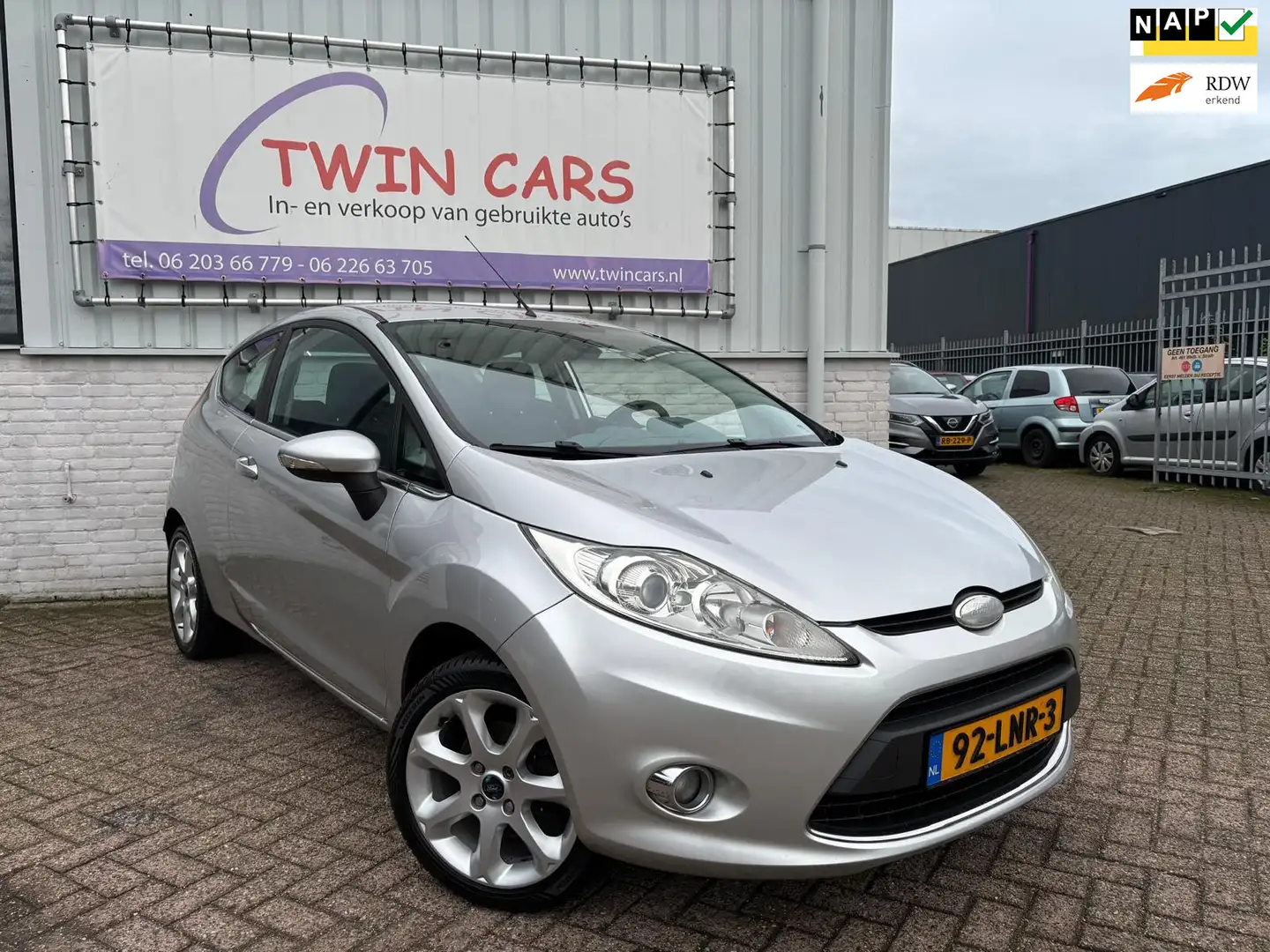 Ford Fiesta 1.25 Titanium 3drs Airco Gris - 1