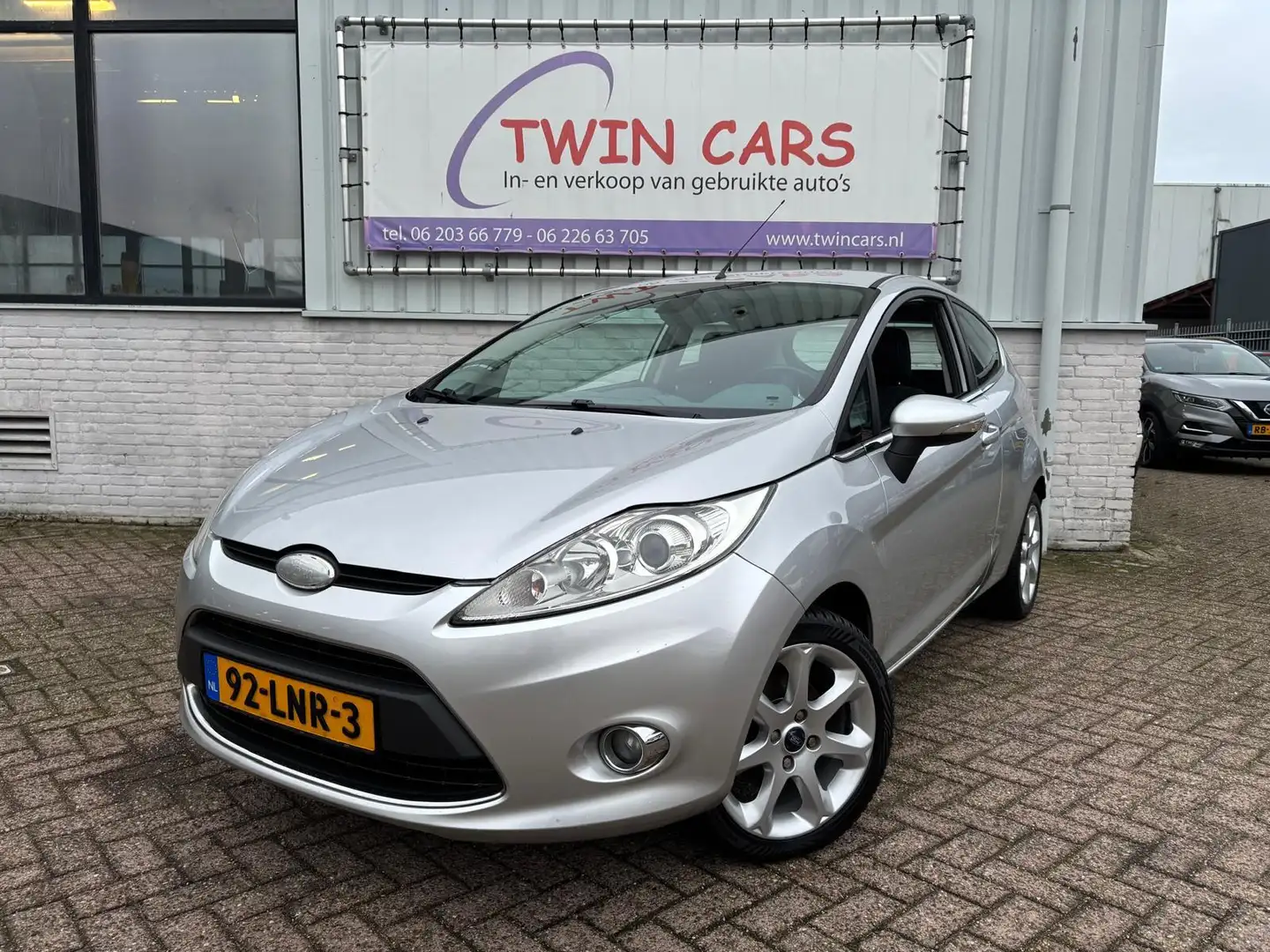 Ford Fiesta 1.25 Titanium 3drs Airco Gris - 2