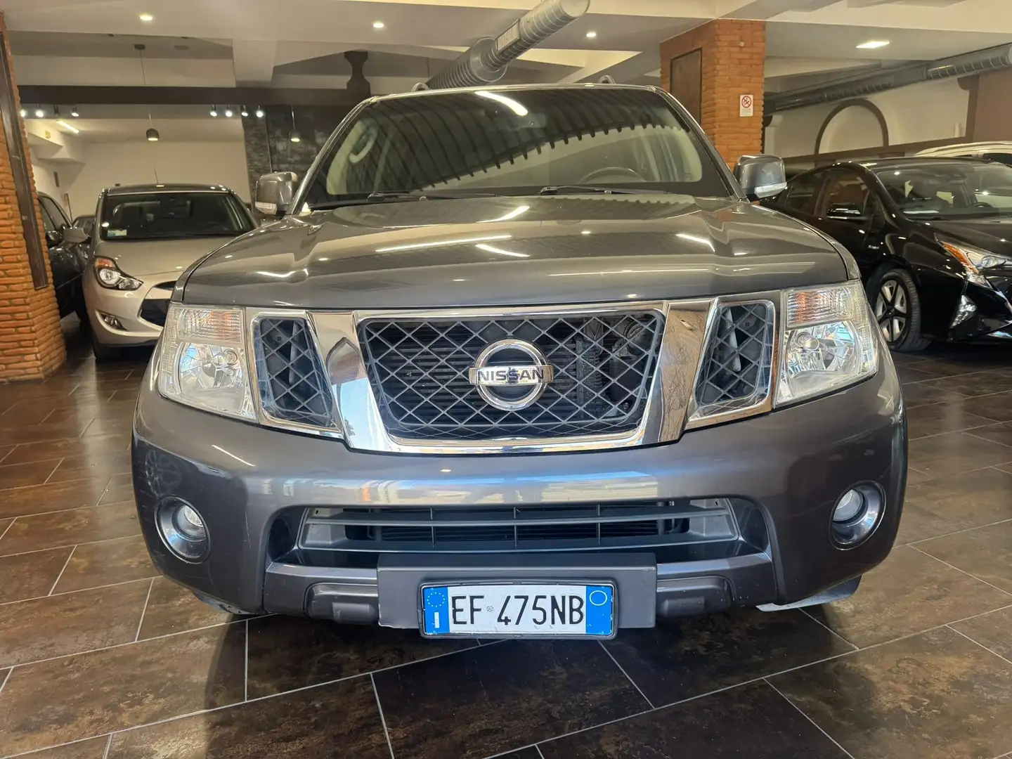 Nissan Pathfinder Pathfinder 7 Posti III 2010 2.5 dci Sport Grigio - 2