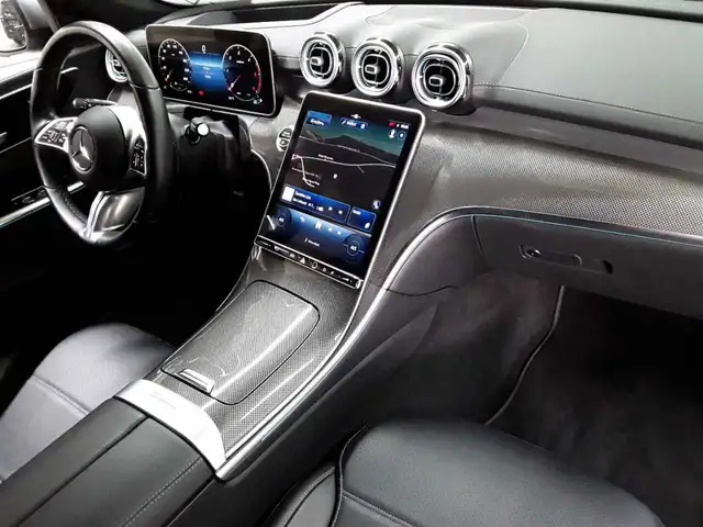 Mercedes-Benz C-Class view 9