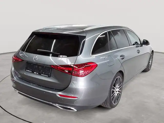 Mercedes-Benz C-Class view 4