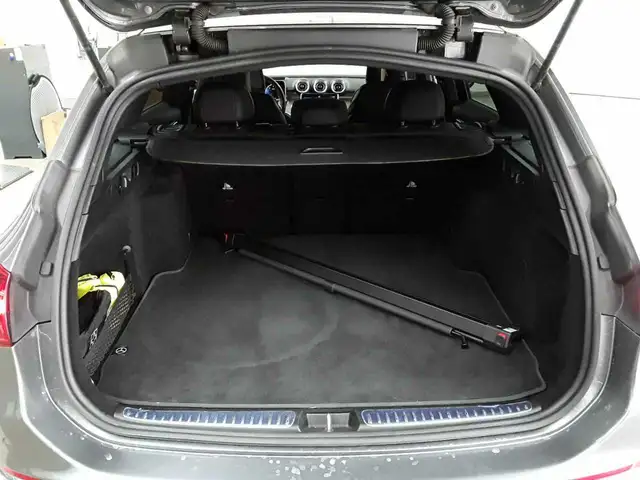 Mercedes-Benz C-Class view 15
