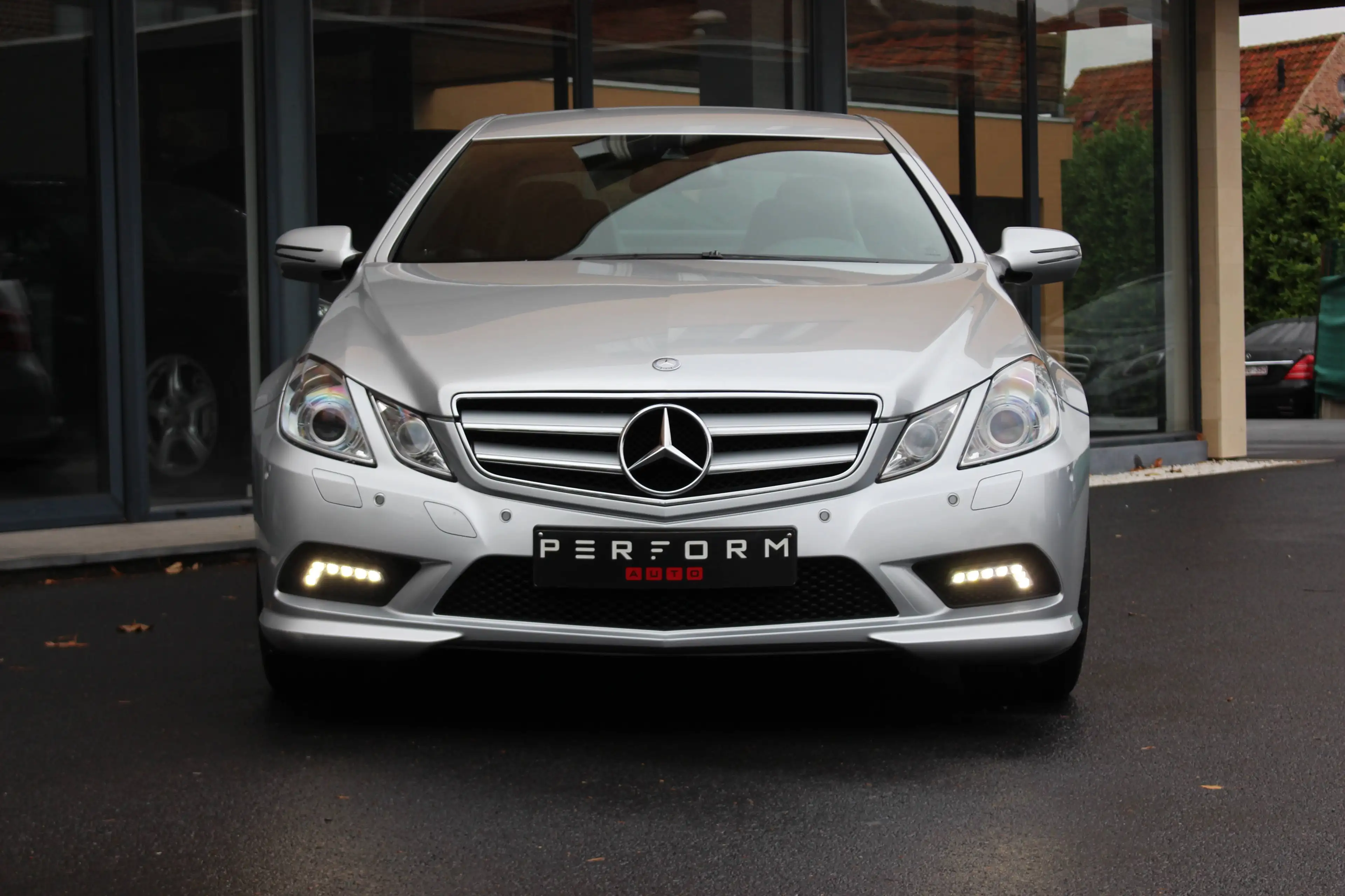 Mercedes-Benz E 250 COUPE E 250 Avantgarde *AMG Line*205pk* — photo 2