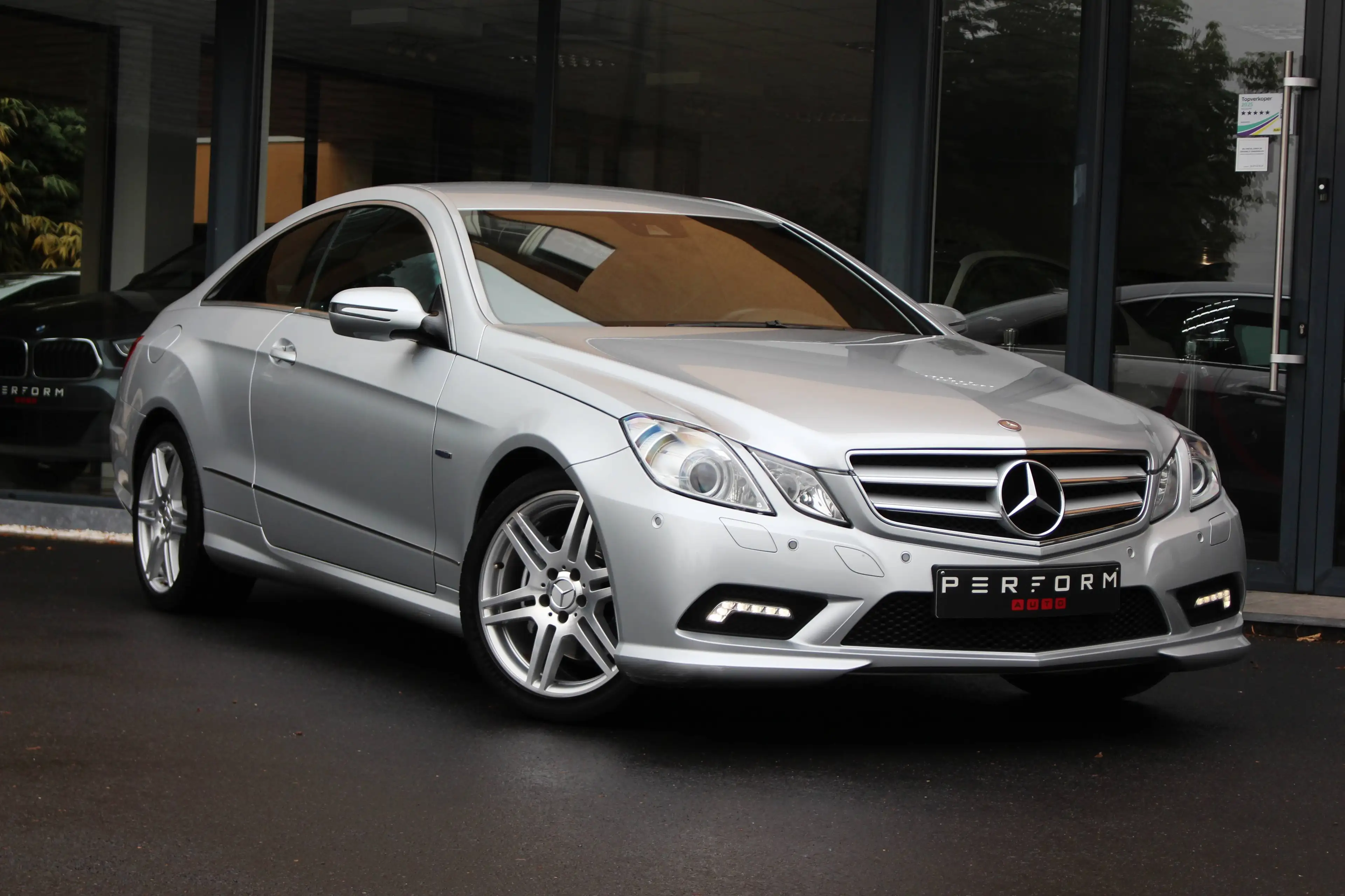Mercedes-Benz E 250 COUPE E 250 Avantgarde *AMG Line*205pk* — photo 3