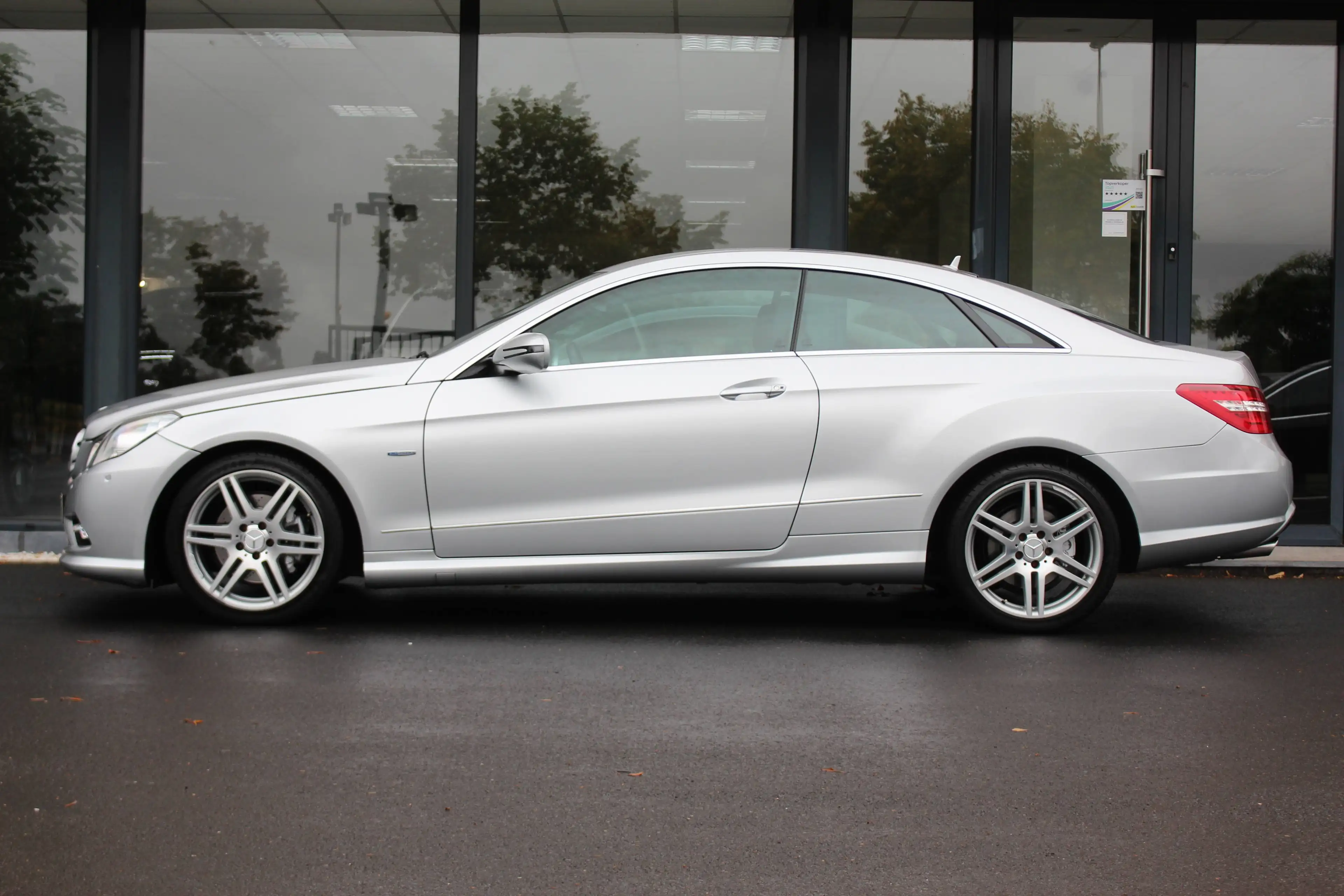 Mercedes-Benz E 250 COUPE E 250 Avantgarde *AMG Line*205pk* — photo 10