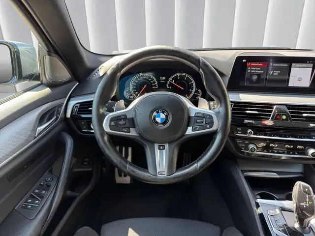 BMW 5 Series view 12