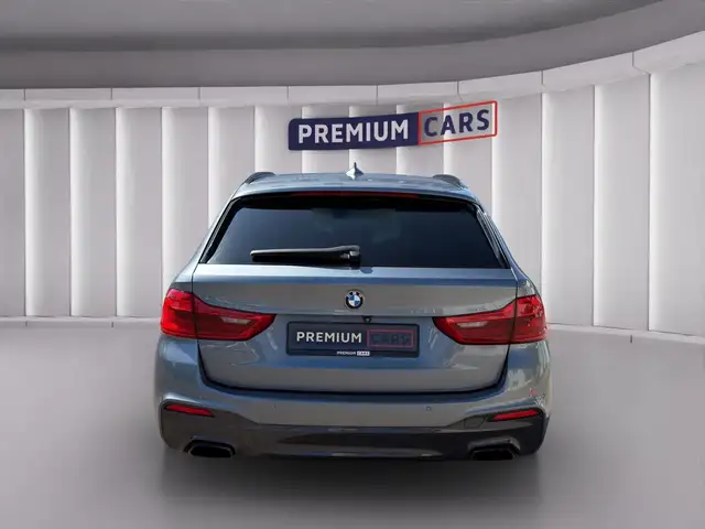 BMW 5 Series view 4