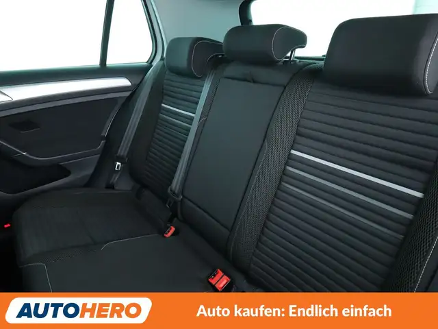 Volkswagen Golf view 14