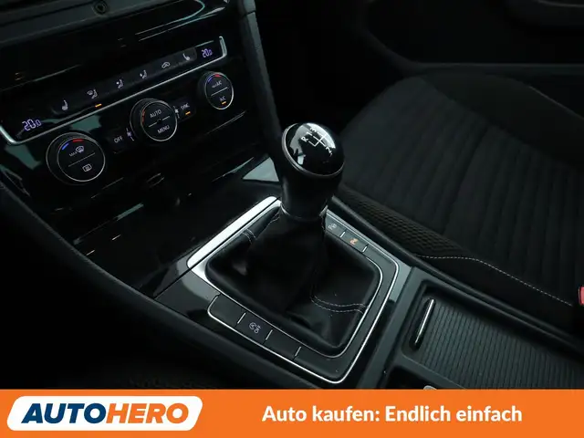 Volkswagen Golf view 28