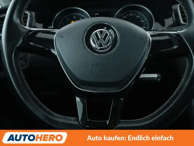 Volkswagen Golf view 19