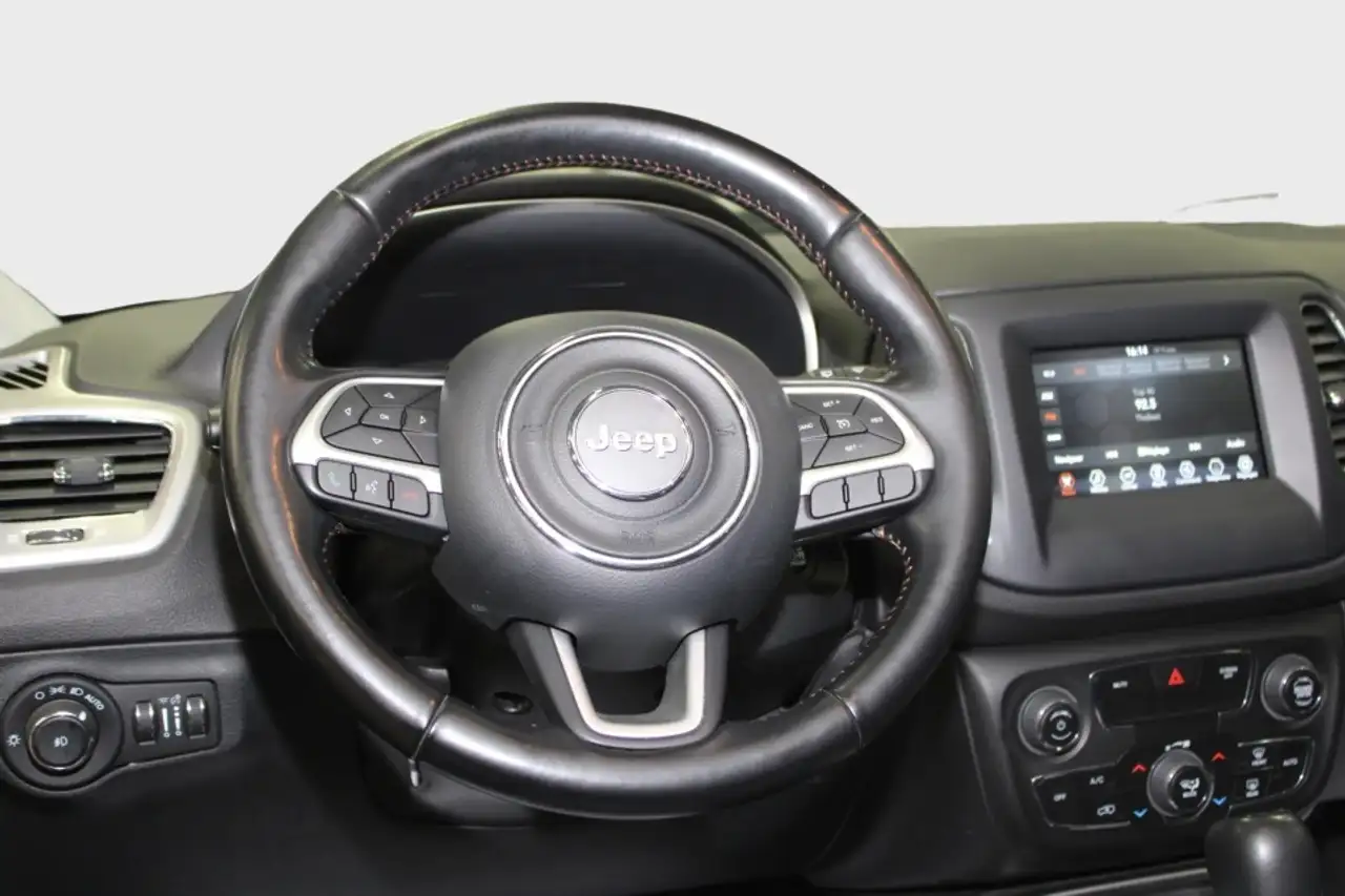 Jeep Compass снимка Jeep Compass