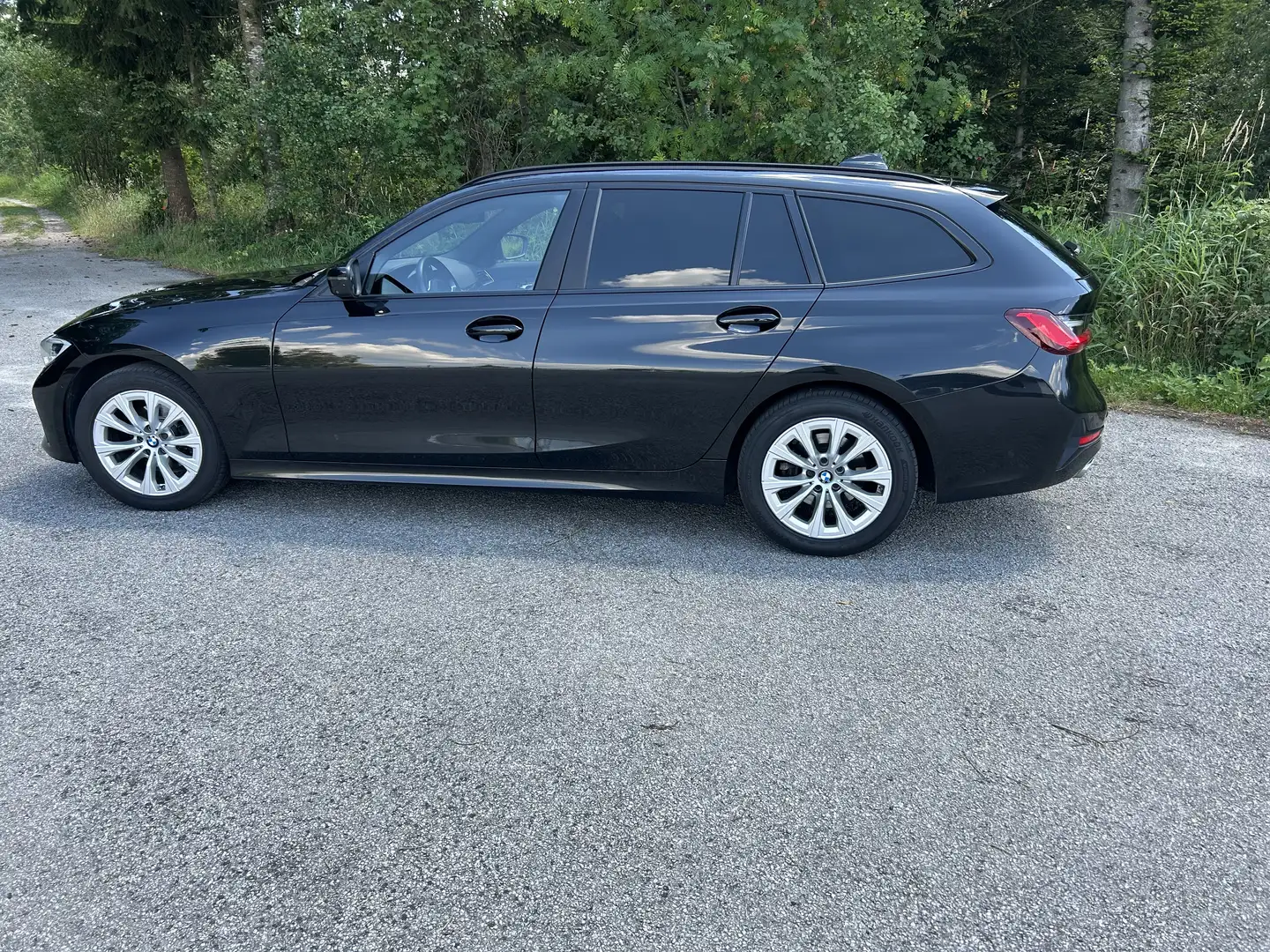 BMW 318 318 d Schwarz - 2