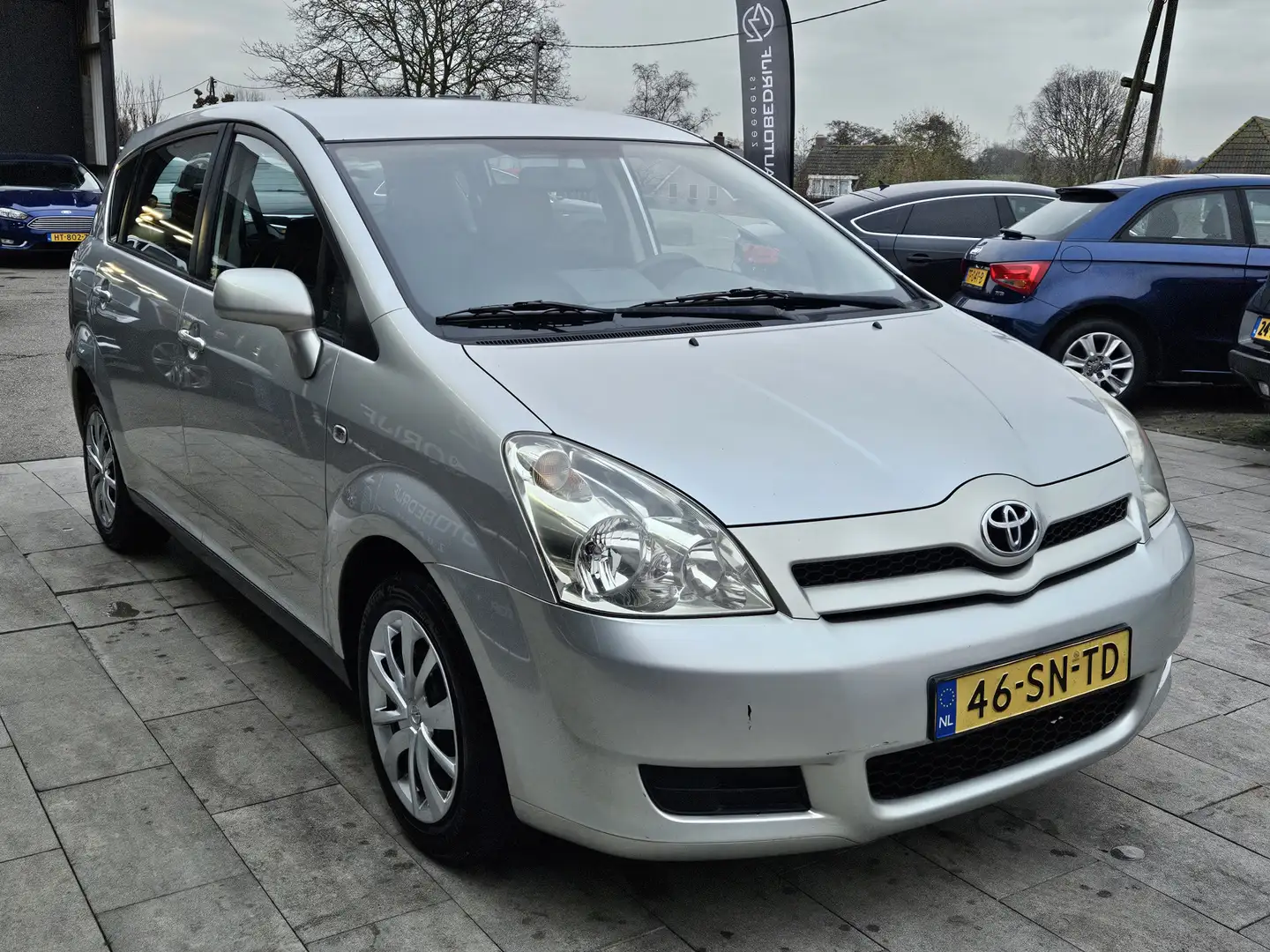 Toyota Verso 1.8 VVT-i Terra 7 Persoons *AC*NW APK* Grijs - 2
