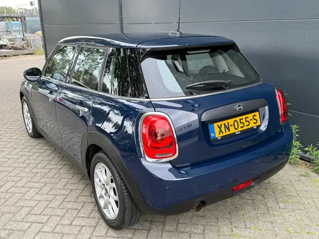 Mini Hatch view 7