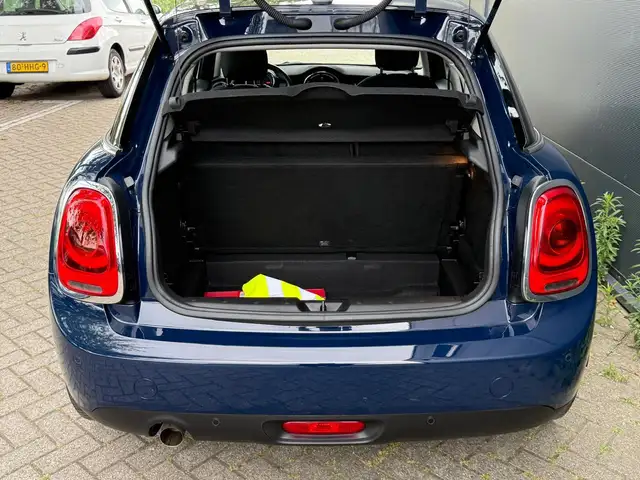 Mini Hatch view 9