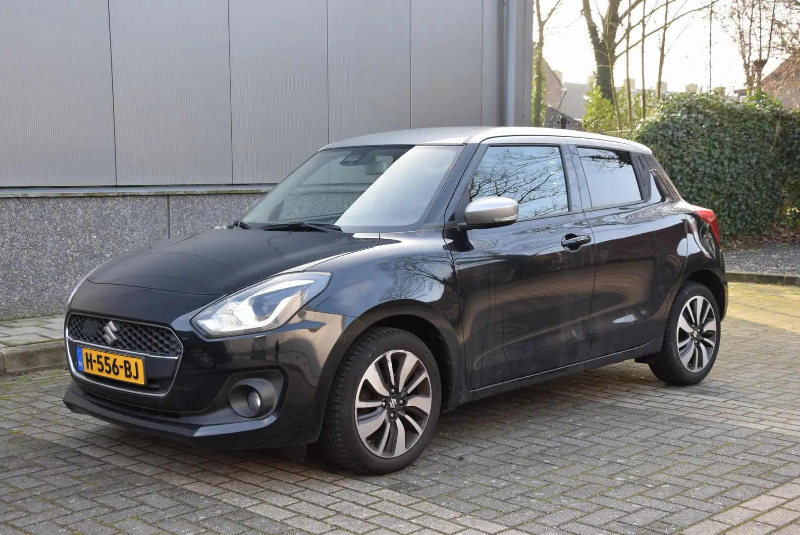 Suzuki Swift 1.2 Stijl Smart Hybrid | 1e eigenaar | Slechts 36. Schwarz - 2
