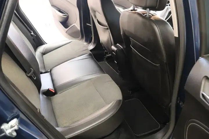 Opel Astra 2.0 CDTI Cosmo 2010, foto 11