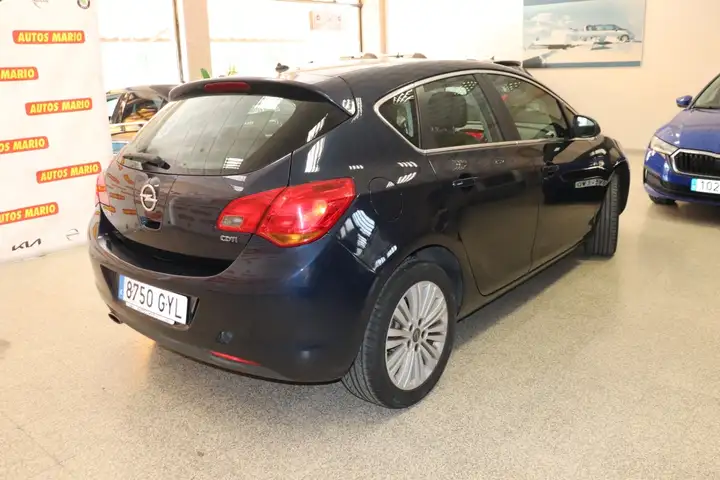 Opel Astra 2.0 CDTI Cosmo 2010, foto 5