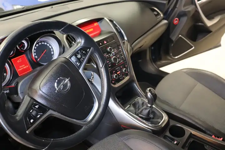 Opel Astra 2.0 CDTI Cosmo 2010, foto 7