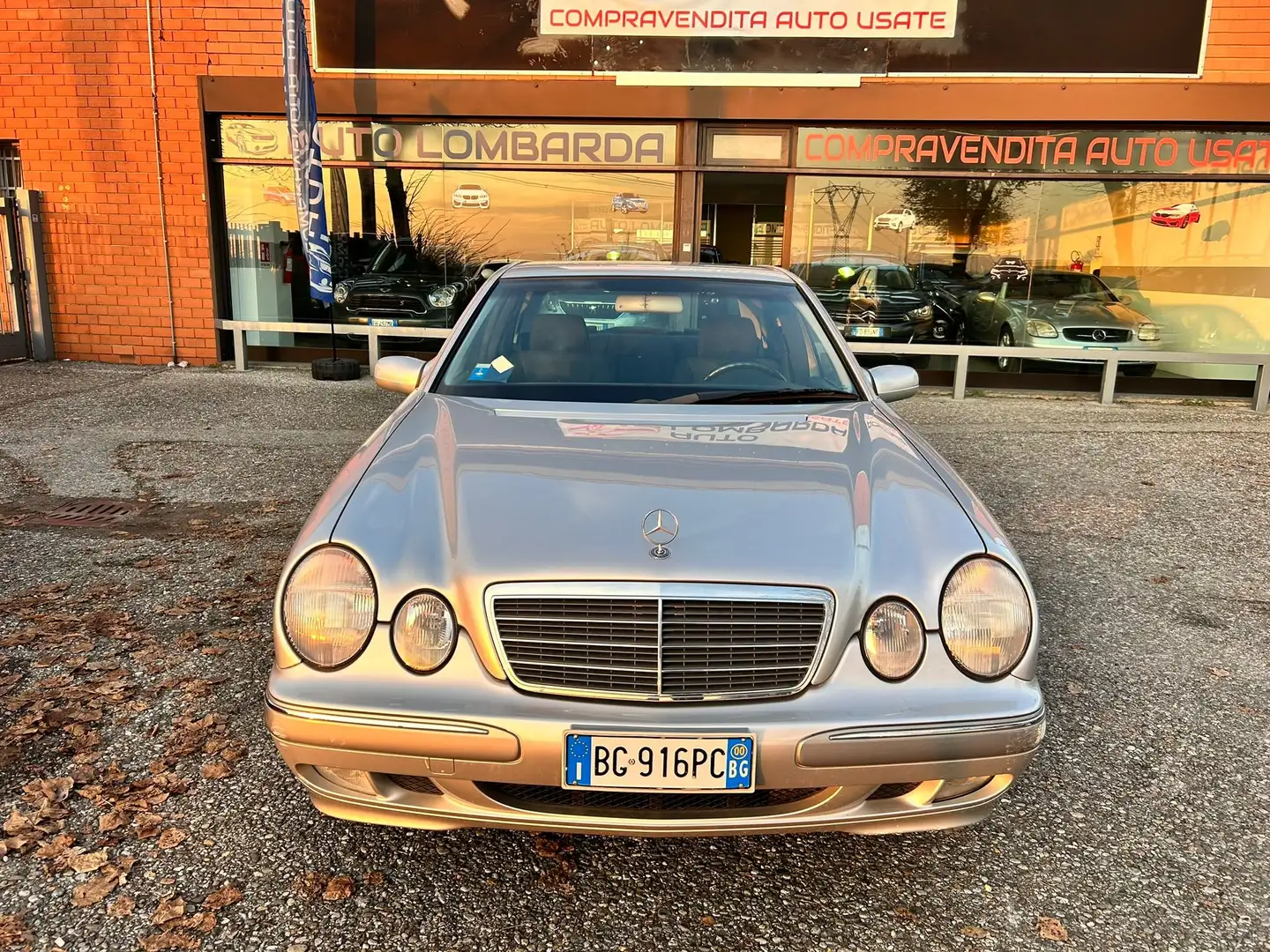 Mercedes-Benz E 200 E 200 k Elegance FL *123.000KM* Šedá - 2