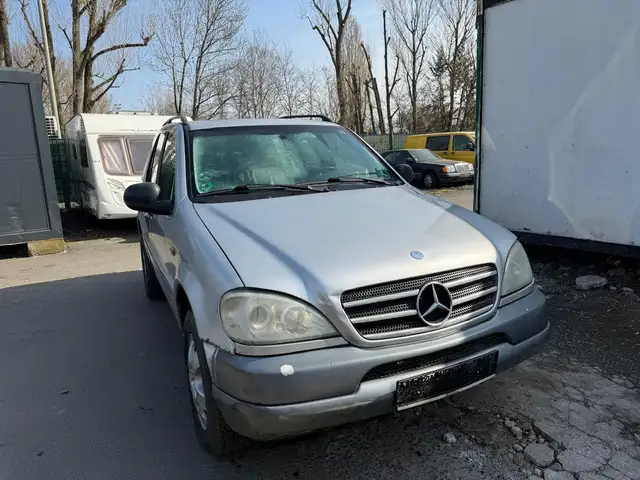Mercedes-Benz ML 320
