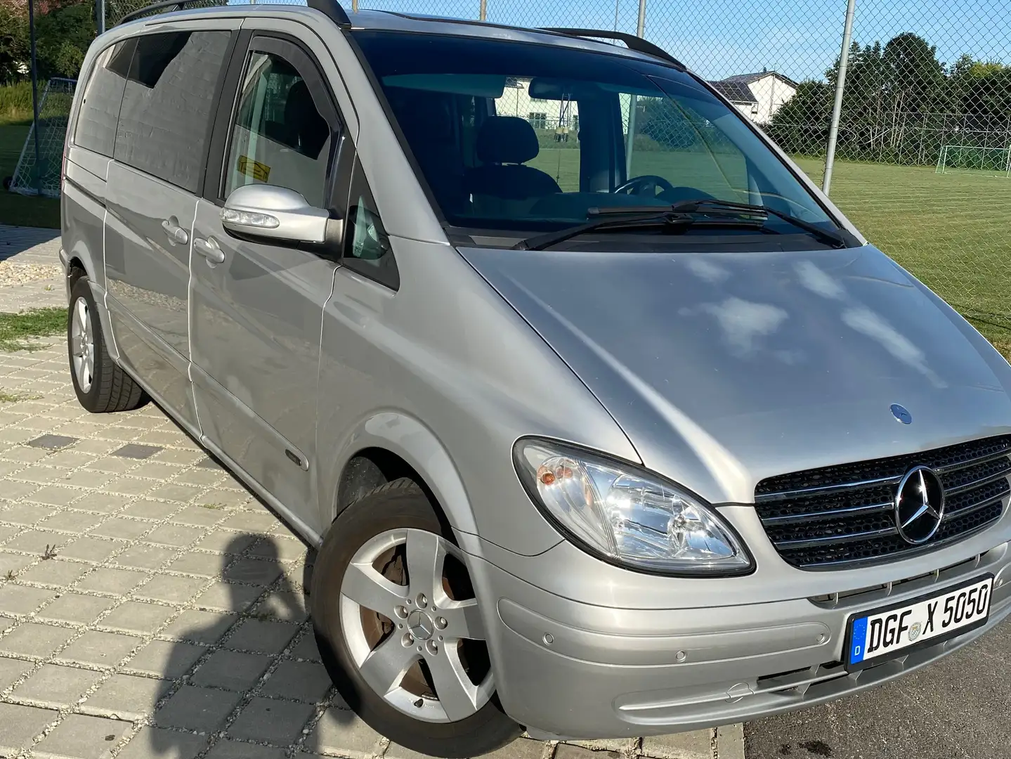 Mercedes-Benz Viano 2.2 CDI kompakt 8-Sitzer Серебристый - 2