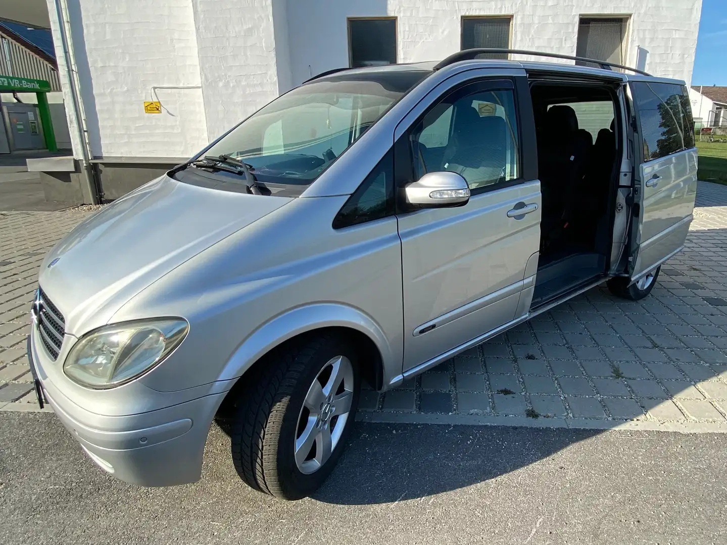 Mercedes-Benz Viano 2.2 CDI kompakt 8-Sitzer Серебристый - 1