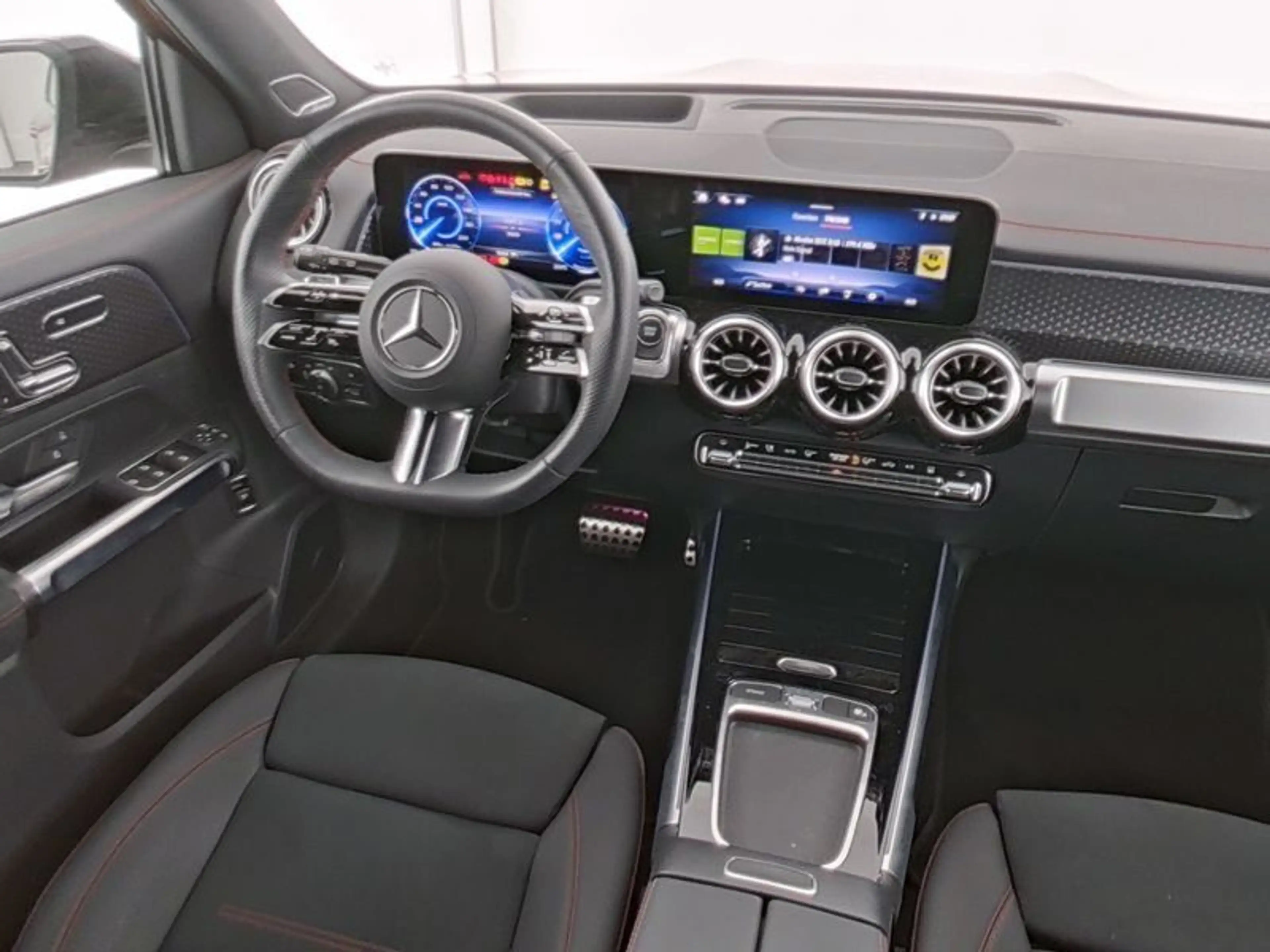 Mercedes-Benz EQB 250 AMG-PREMIUM NIGHT PANO MEMO FAP 360 HuD — photo 6