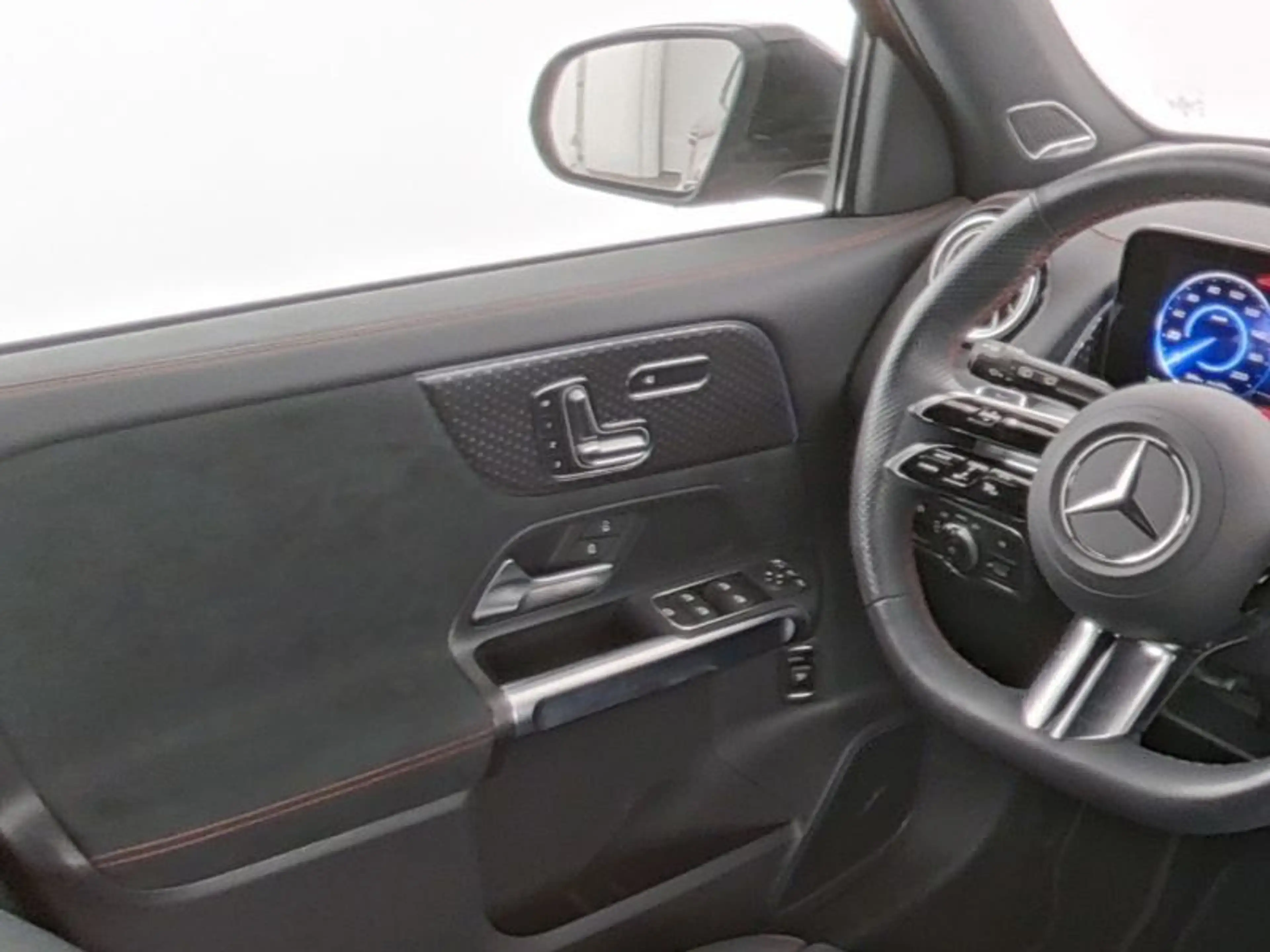 Mercedes-Benz EQB 250 AMG-PREMIUM NIGHT PANO MEMO FAP 360 HuD — photo 9