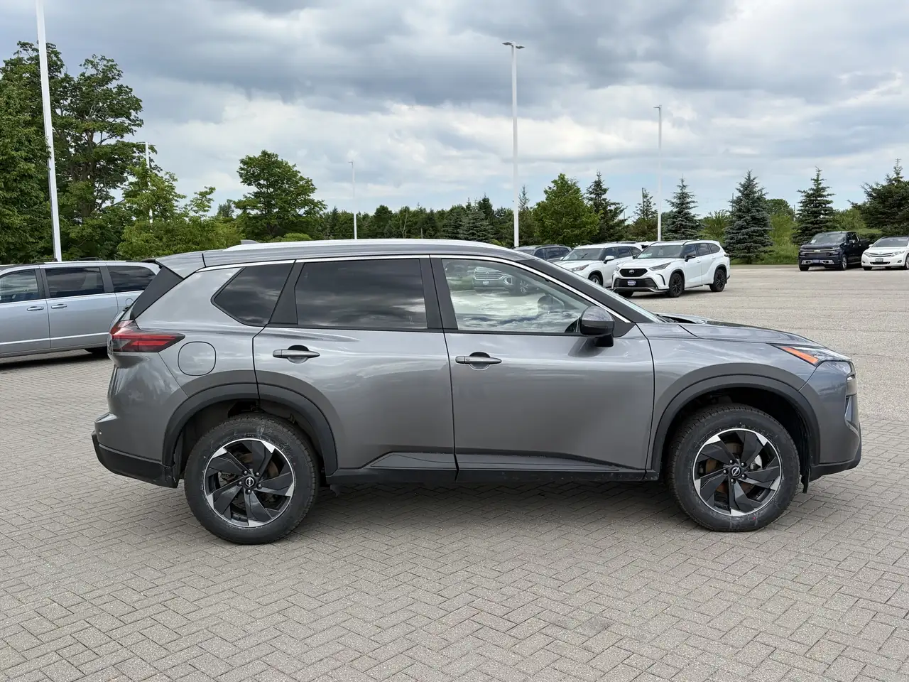 Nissan Rogue снимка Nissan Rogue