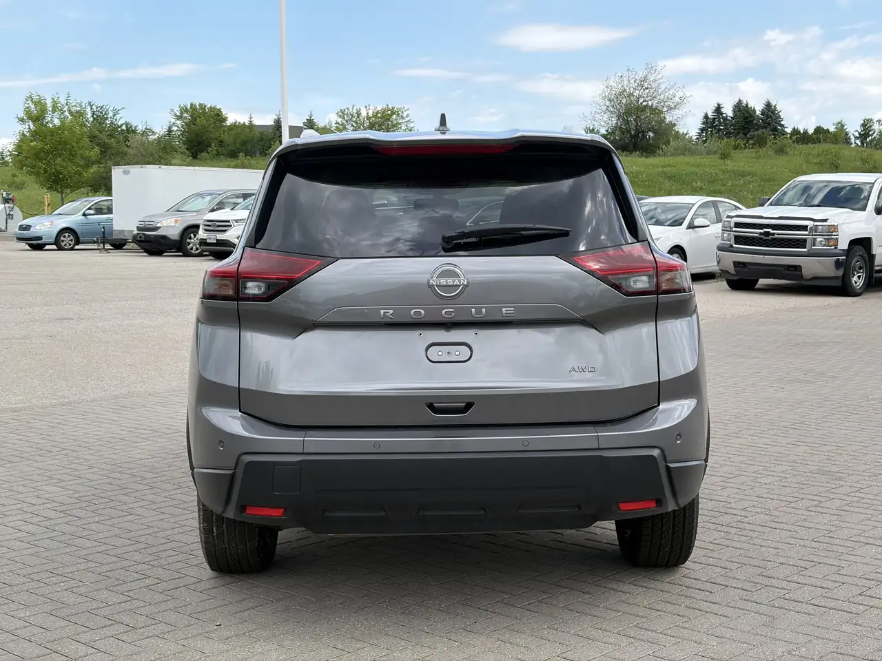 Nissan Rogue снимка Nissan Rogue