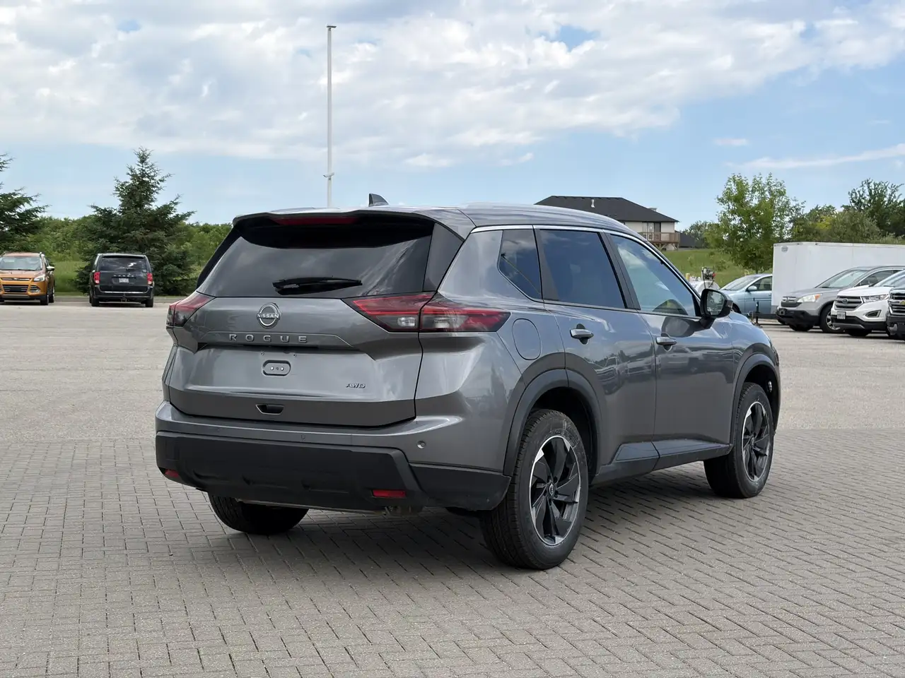 Nissan Rogue снимка Nissan Rogue