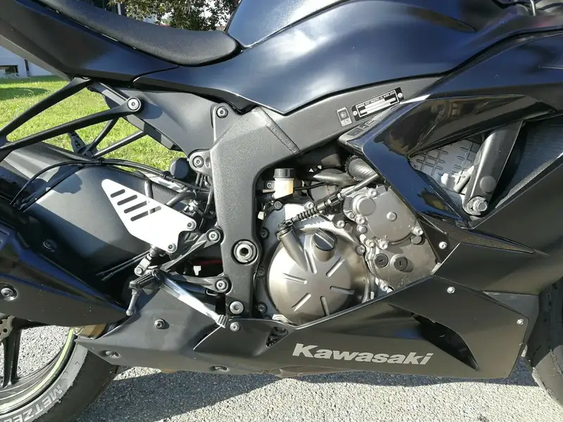 Kawasaki Ninja ZX-6R - foto 5
