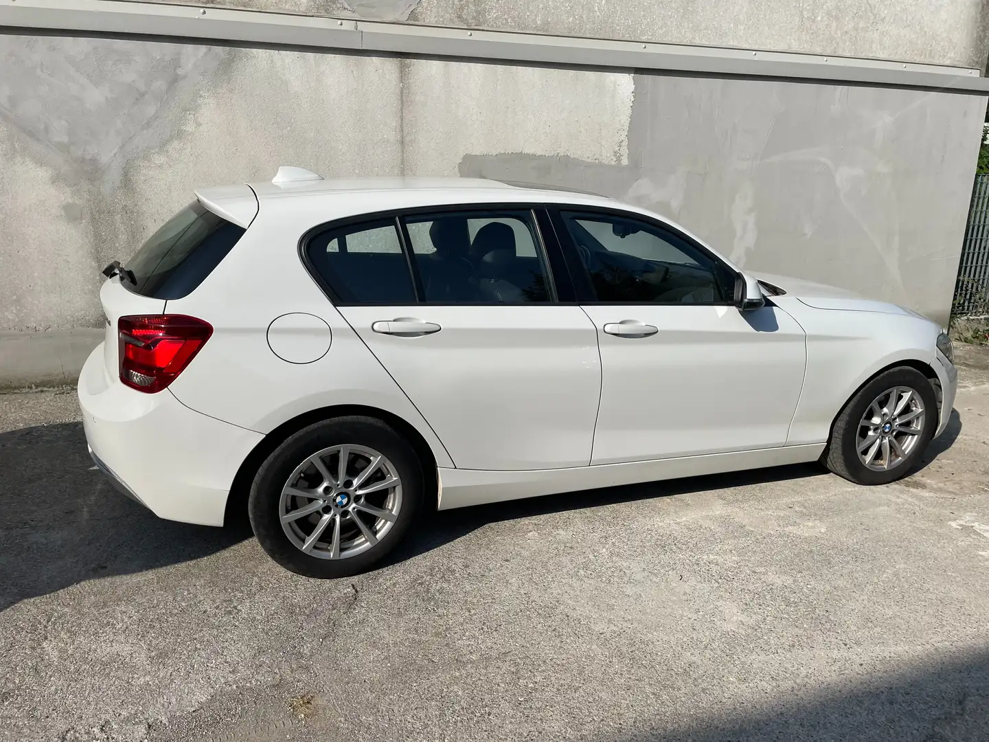 BMW 120 Serie 1 F/20 120d 5p Unique Bianco - 1