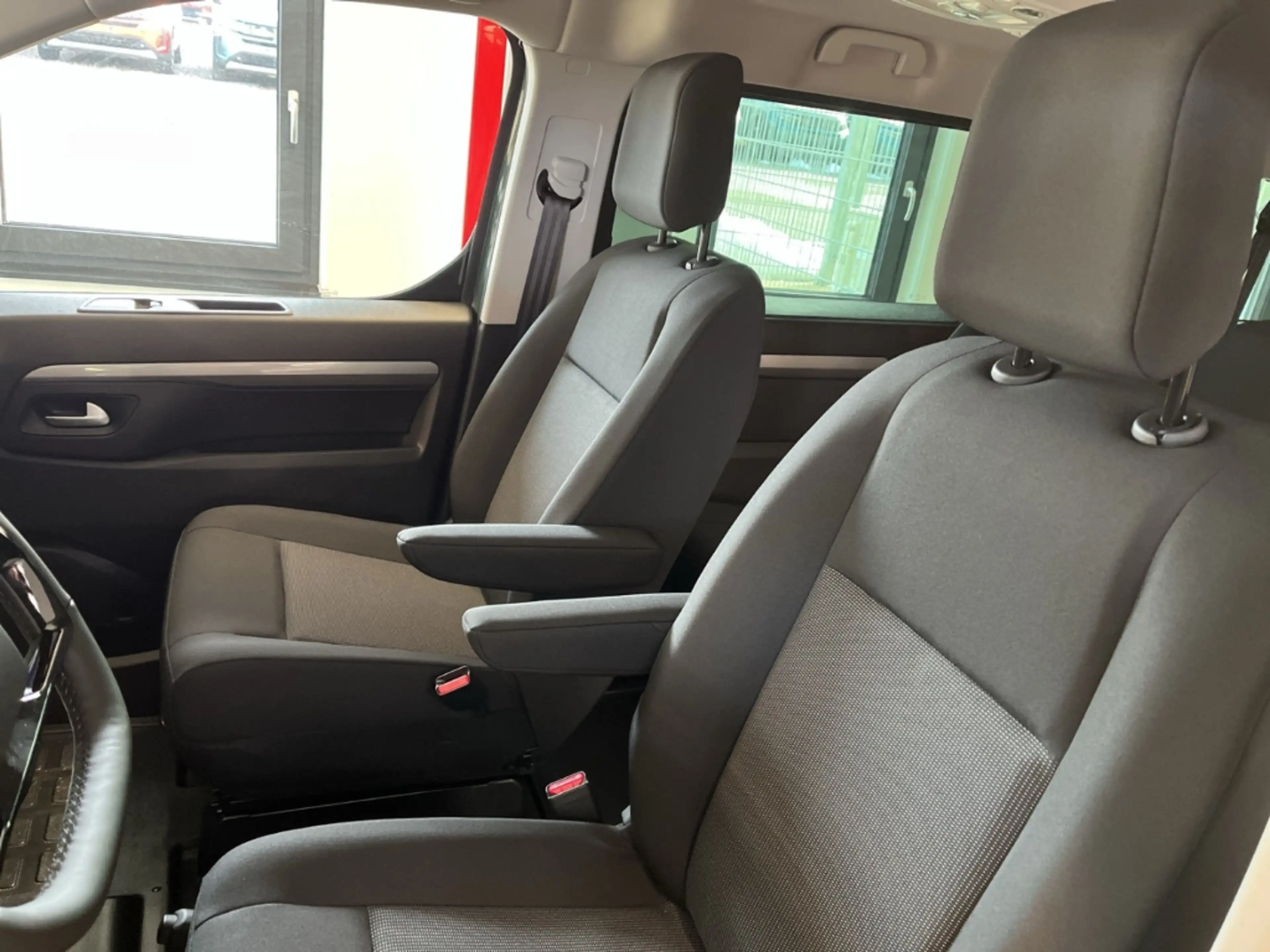 Opel Zafira Life 2.0 HDI XL Edition AT 8 Sitzer KAM — photo 13
