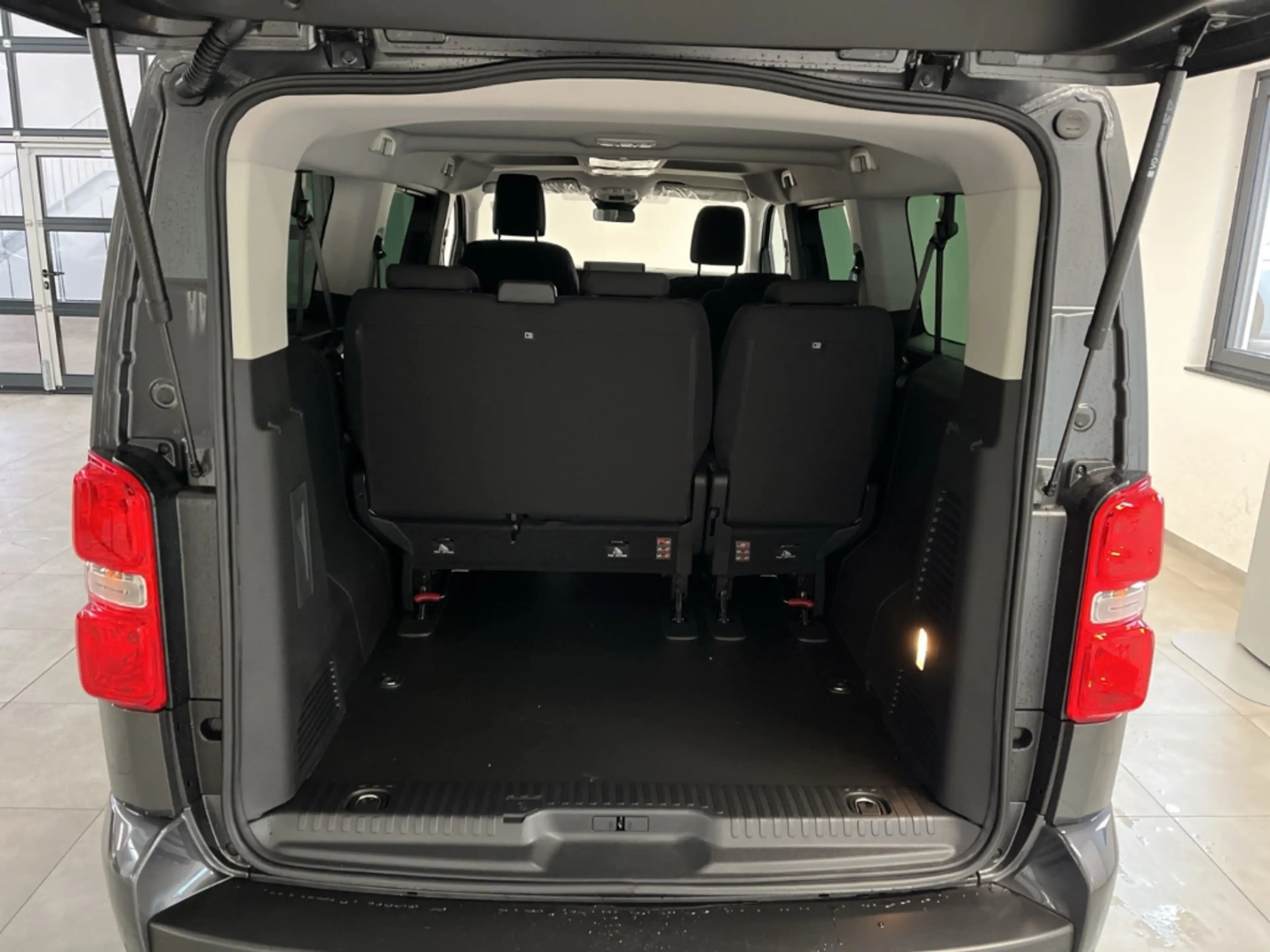 Opel Zafira Life 2.0 HDI XL Edition AT 8 Sitzer KAM — photo 6
