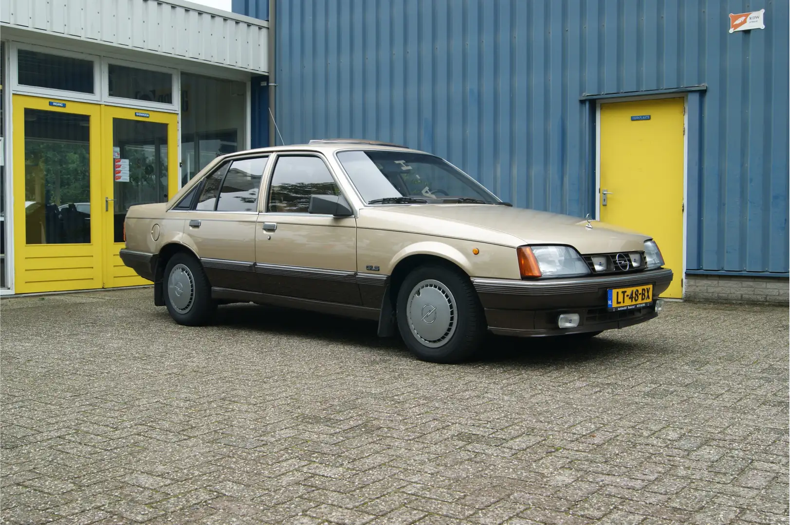 Opel Rekord 2.0 GLS, NL-AUTO, UNIEK!!! Bej - 1