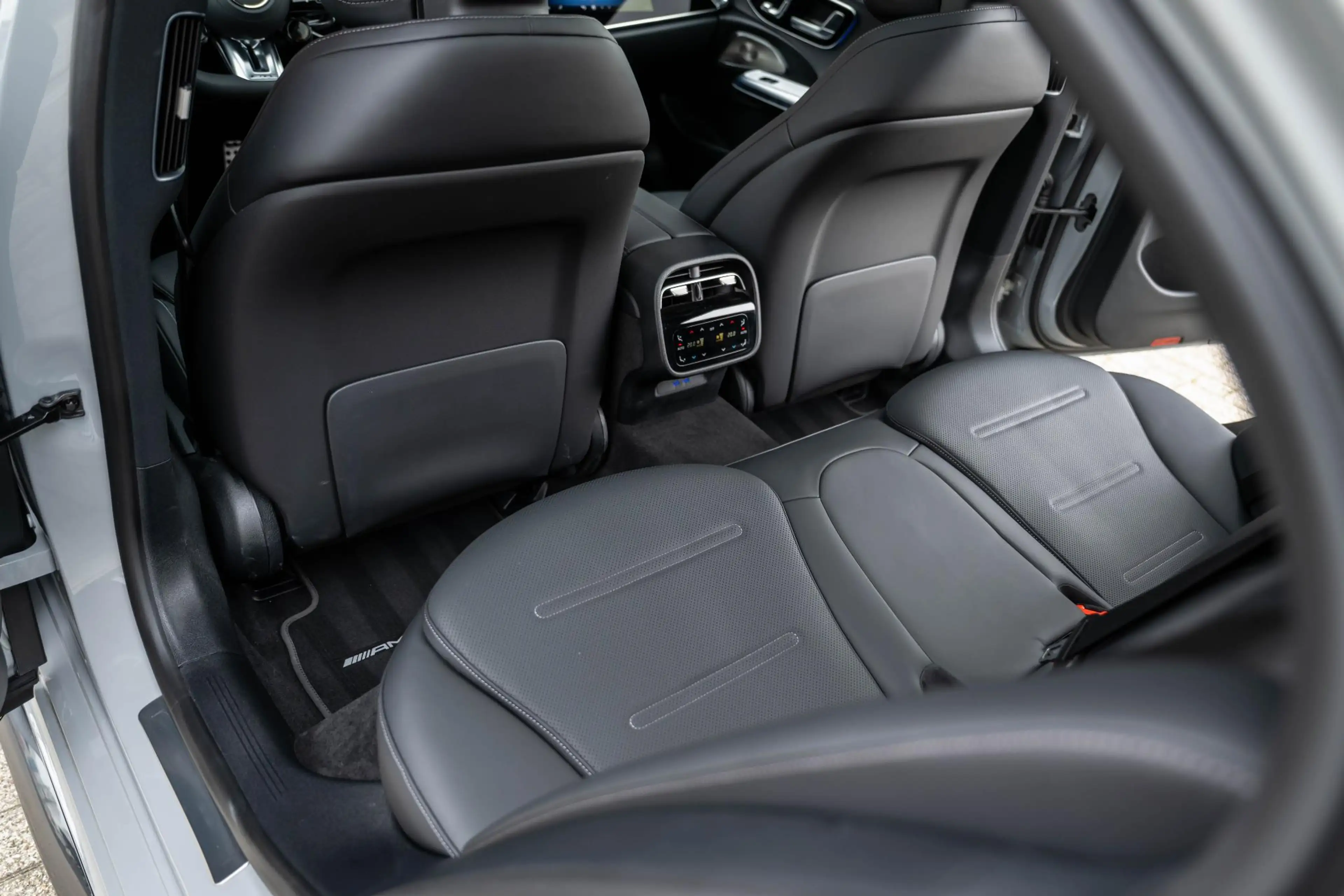 Mercedes-Benz E 53 AMG 4MATIC+ 612pk Premium + Dynamic Plus Carbon — photo 40