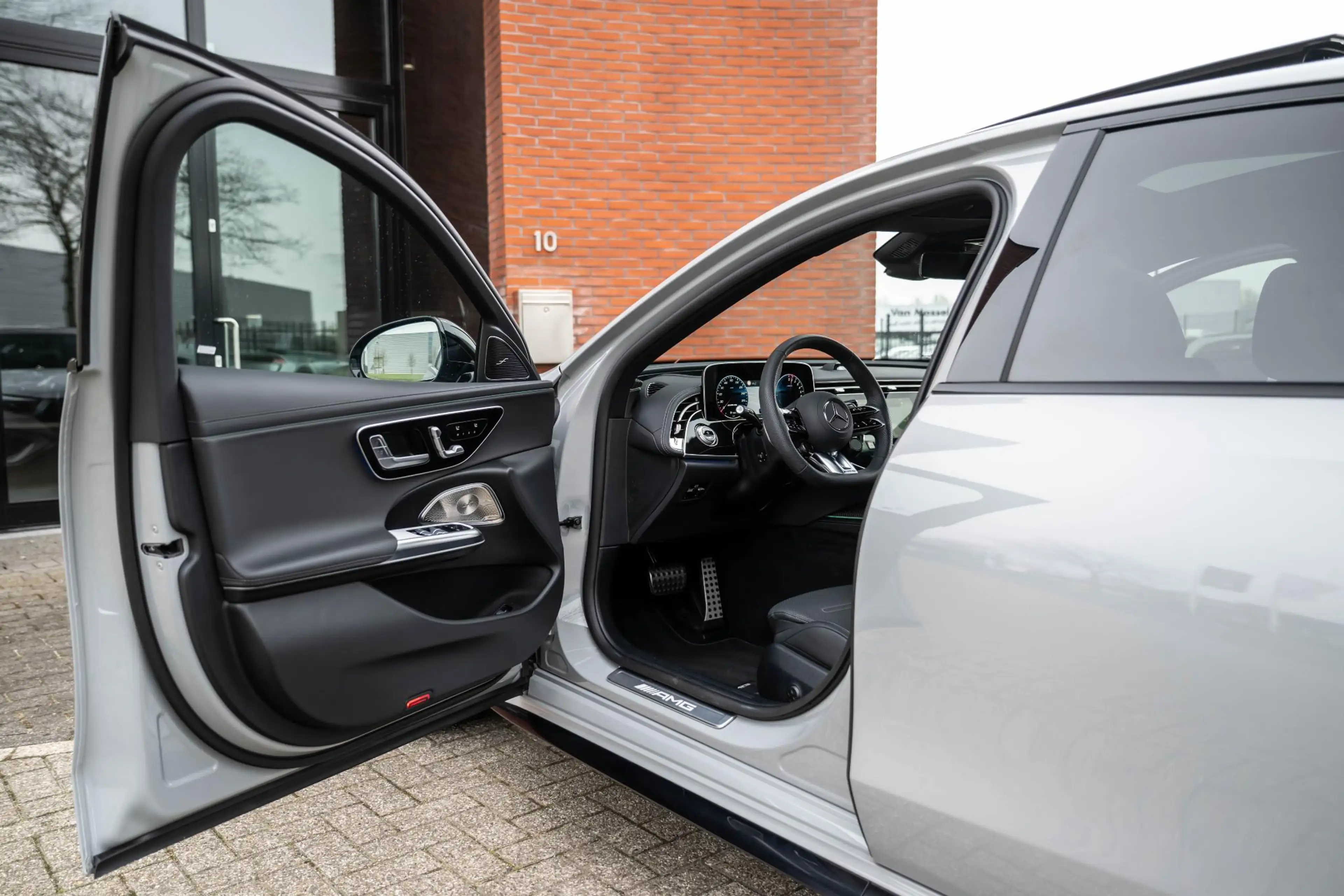 Mercedes-Benz E 53 AMG 4MATIC+ 612pk Premium + Dynamic Plus Carbon — photo 12