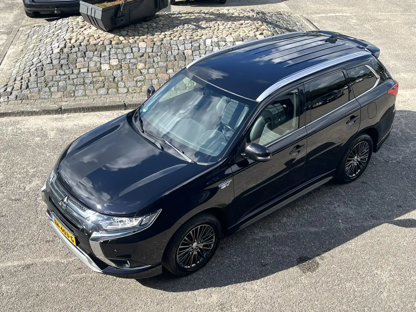 Mitsubishi Outlander 2.4 PHEV Pure CAMERA ALCANTARA LED NAVI CRUISE ECC Schwarz - 2