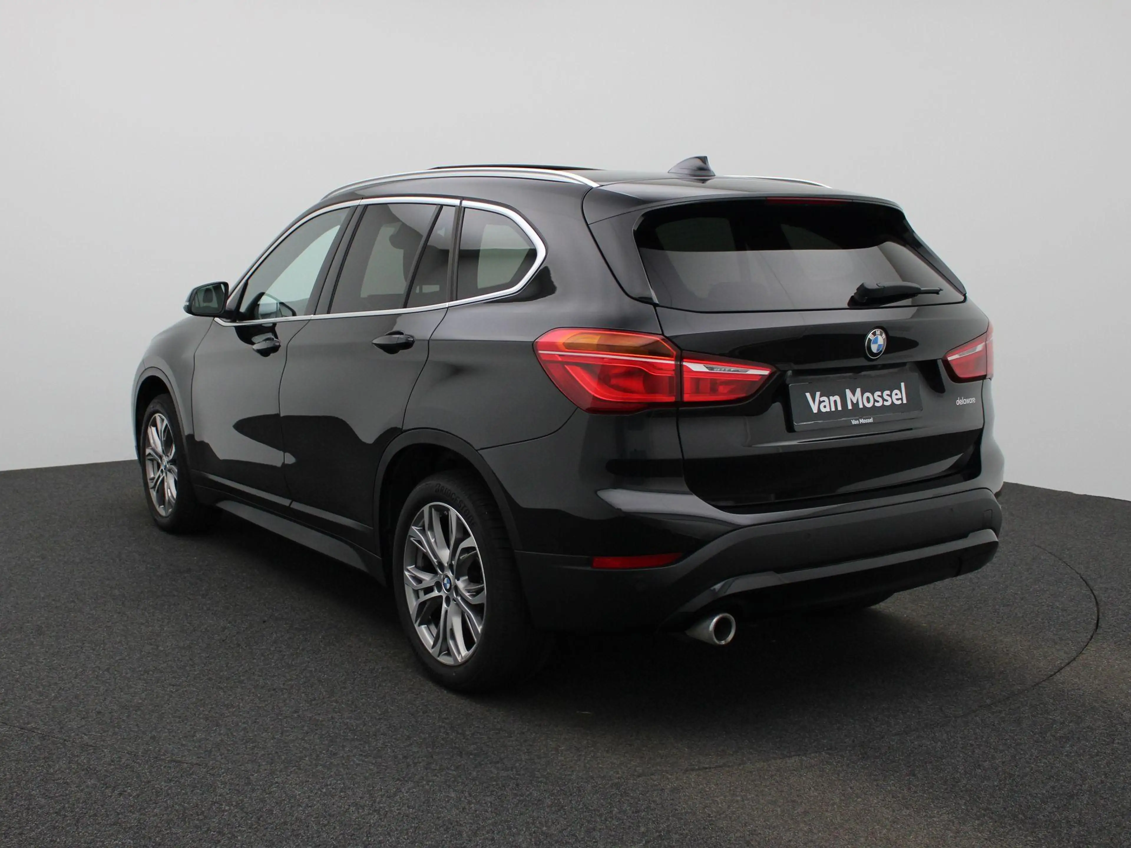 BMW X1 sDrive16dA (85 kW) PANO | LEDER | CAMERA | NAVI — photo 2