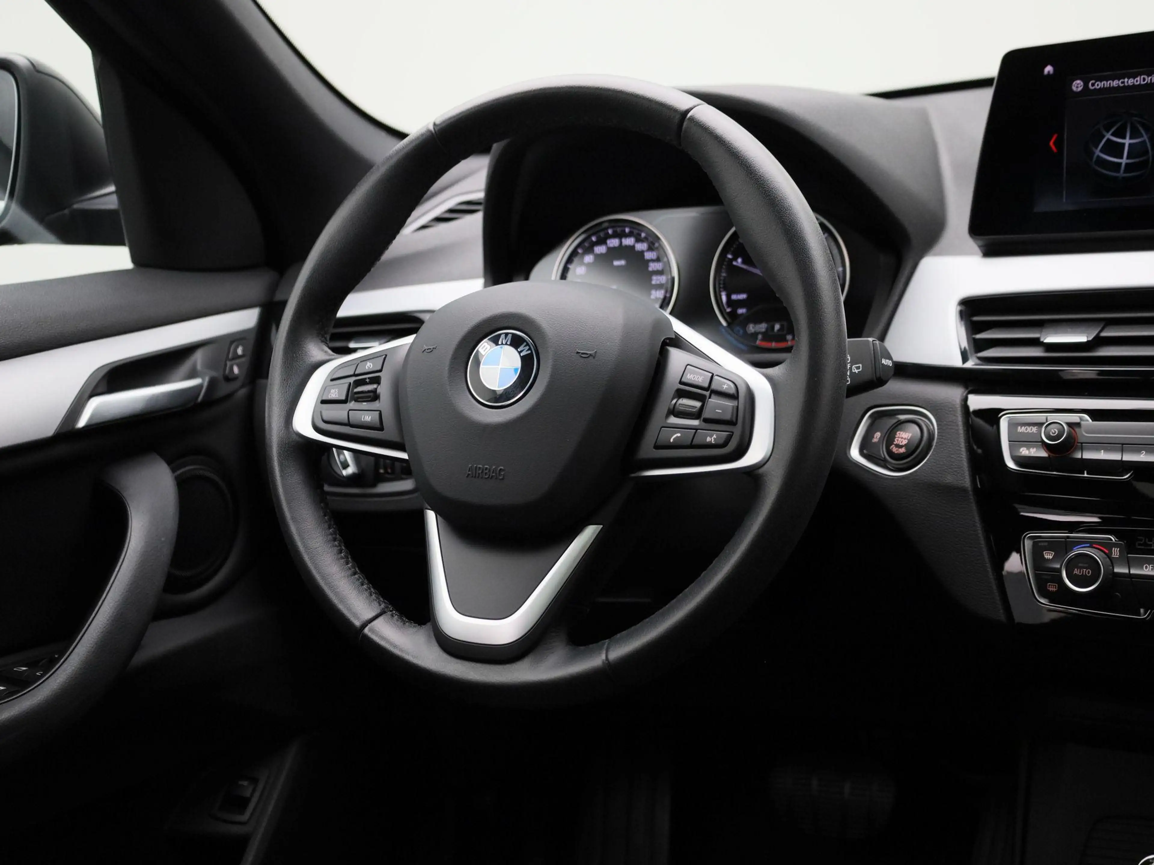 BMW X1 sDrive16dA (85 kW) PANO | LEDER | CAMERA | NAVI — photo 11