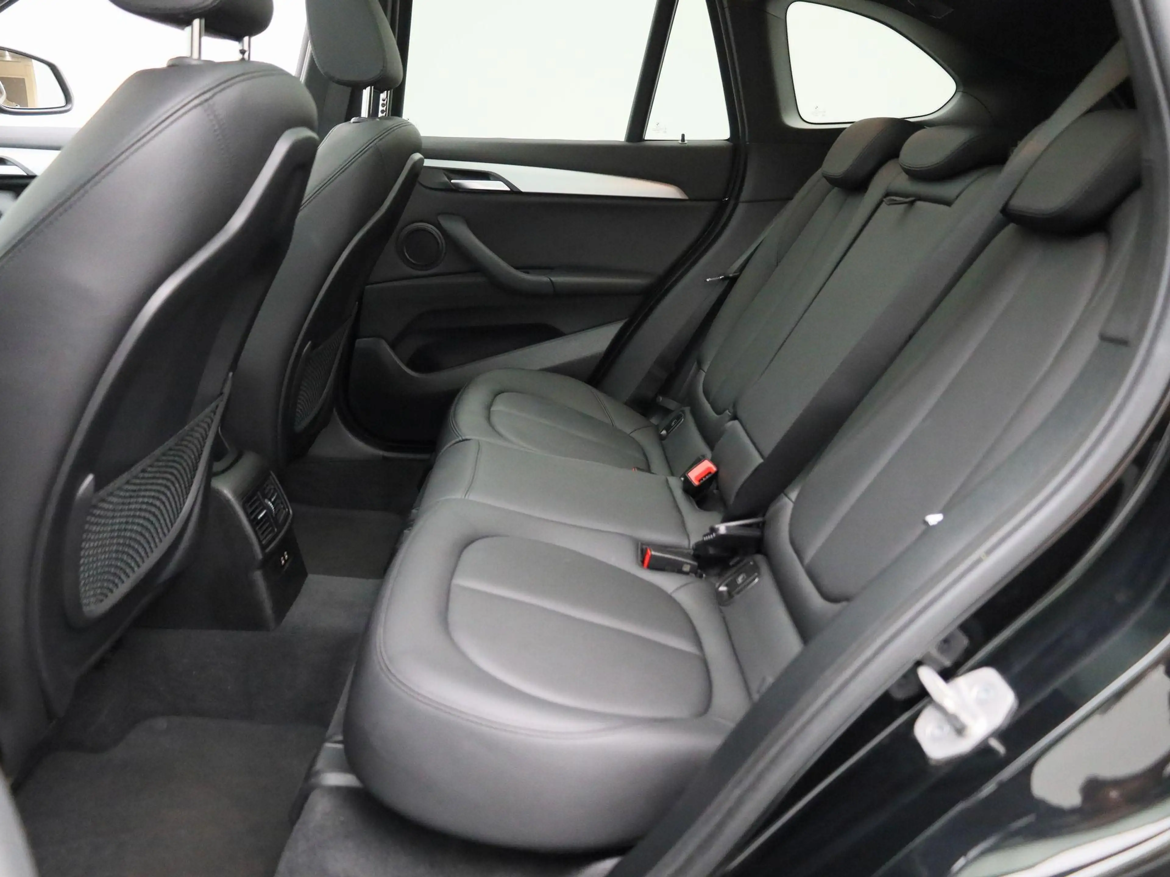 BMW X1 sDrive16dA (85 kW) PANO | LEDER | CAMERA | NAVI — photo 12