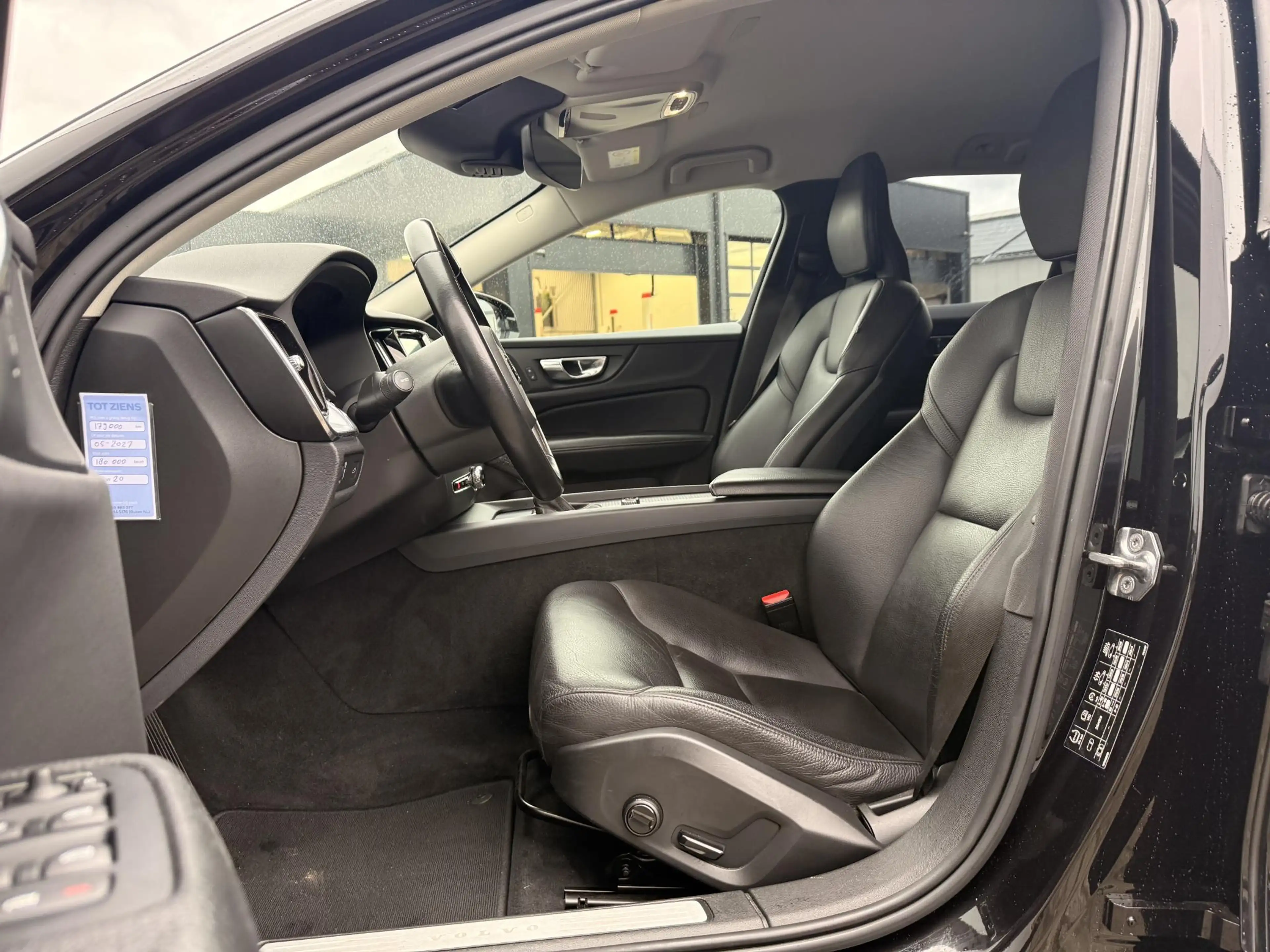 Volvo V60 2.0 T5 Automaat Momentum | Lederen bekleding | Sen — photo 3
