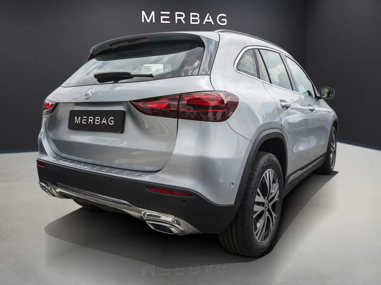 Mercedes-Benz GLA 180 PROGRESSIVE ADVANCED DISTRONIC KAMERA Argent - 2