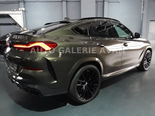 BMW X6 view 4