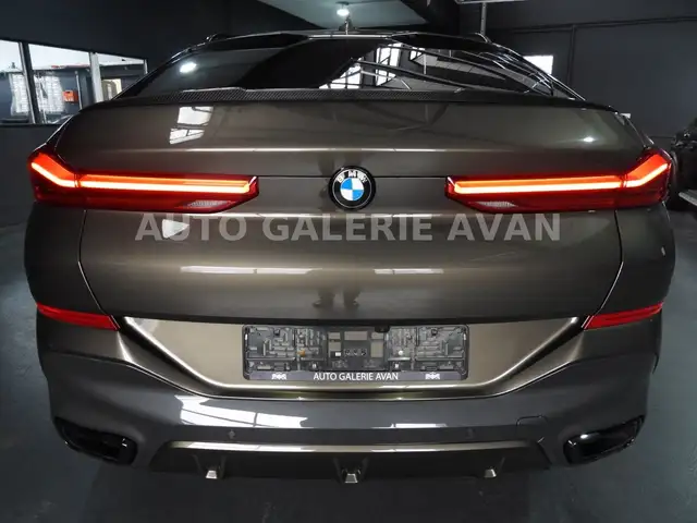 BMW X6 view 5
