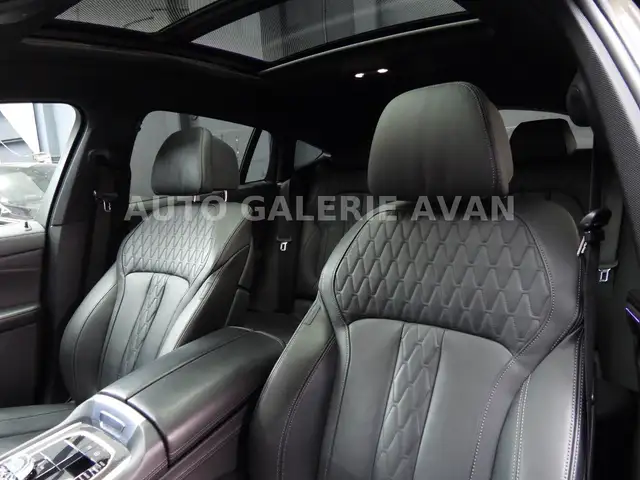 BMW X6 view 16